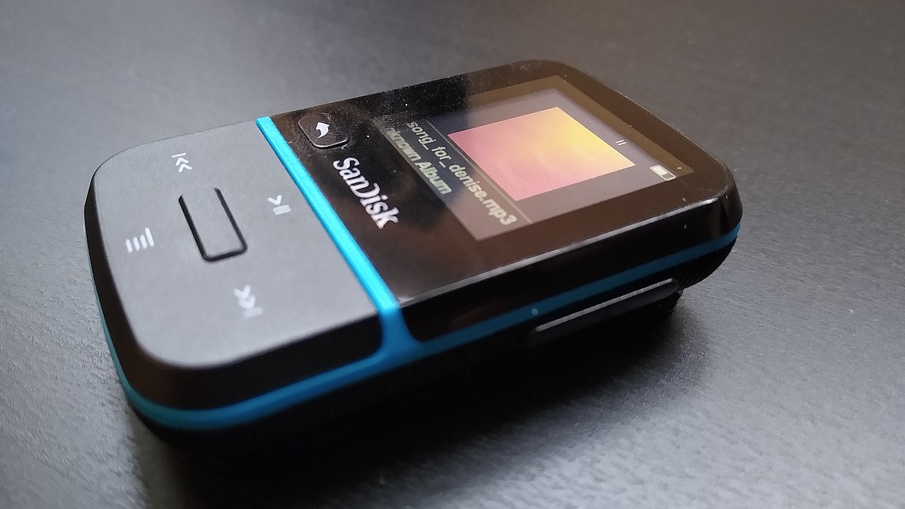 How To Charge Sandisk MP3 Player