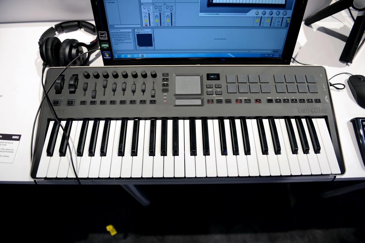 How To Connect MIDI Keyboard To Audio Interface
