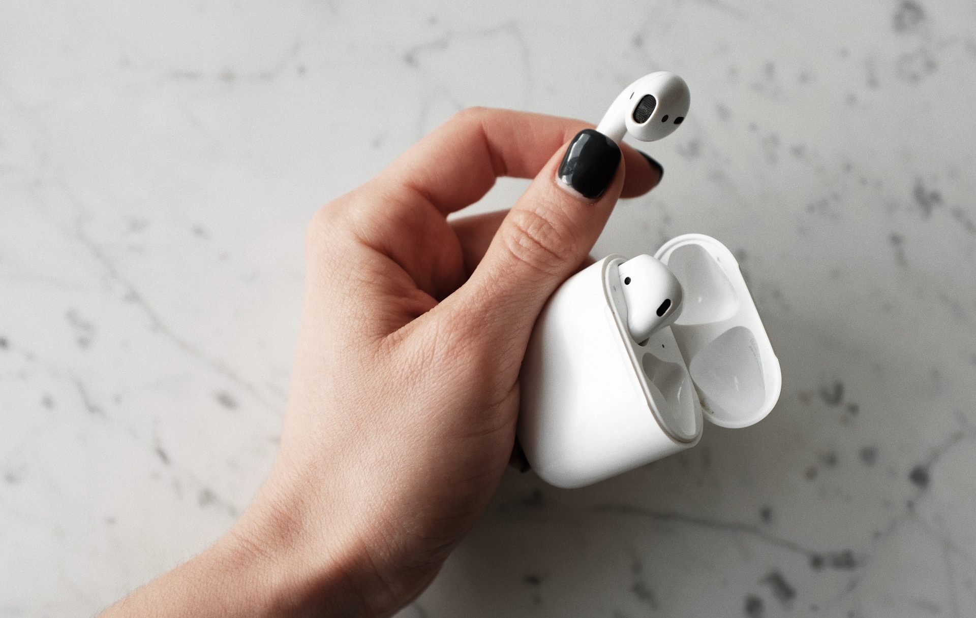 How To Have Noise Cancellation On One Airpod