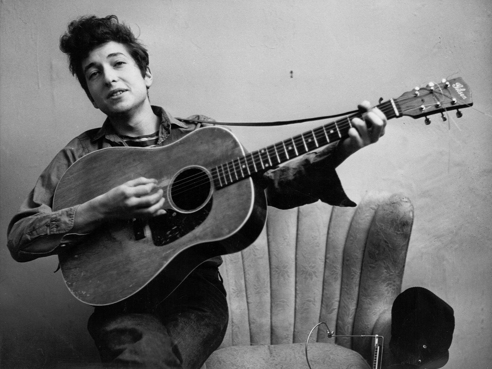 How Was Bob Dylan Considered A Folk Singer