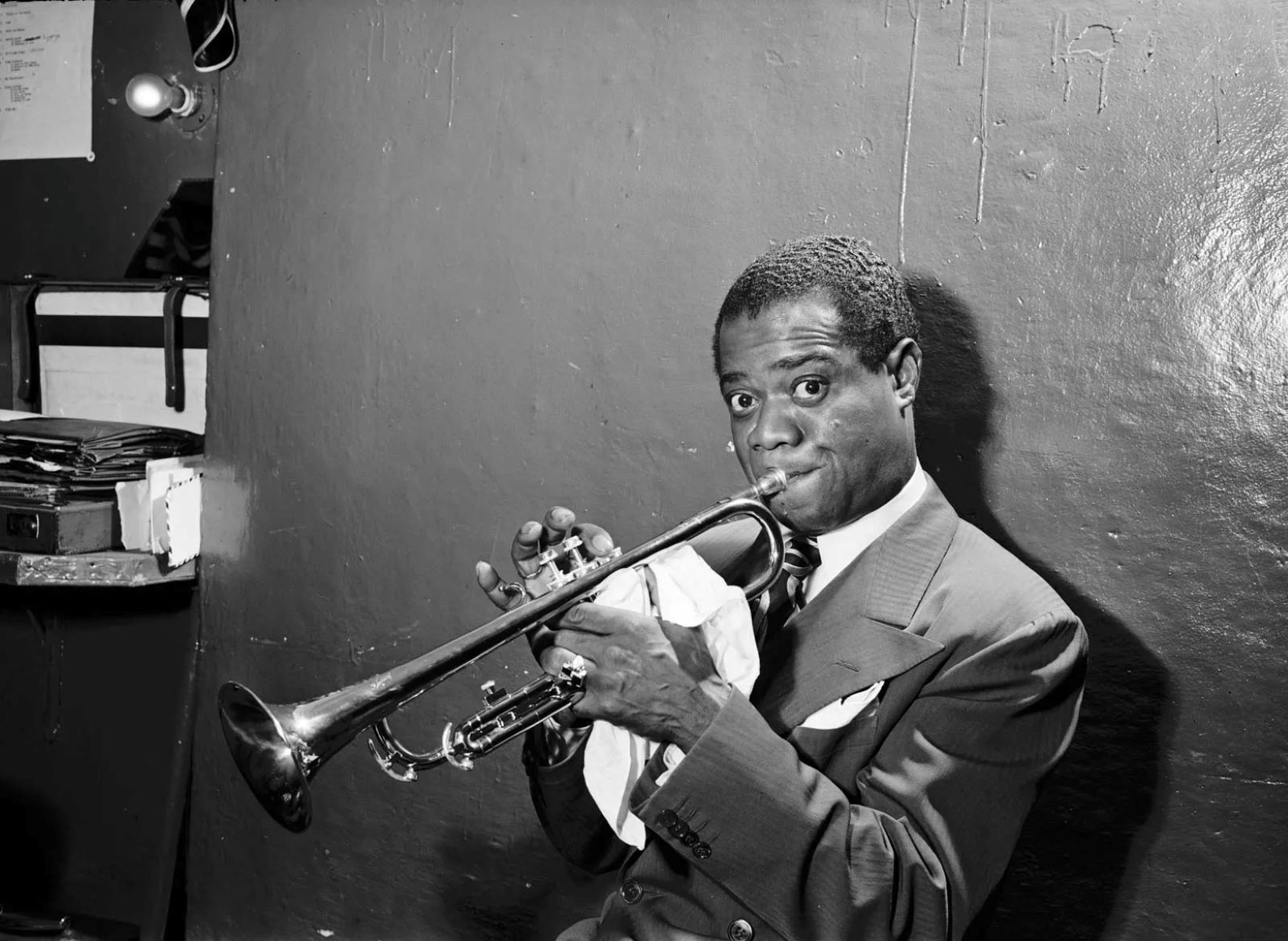 When Did Louis Armstrong Start Playing Jazz