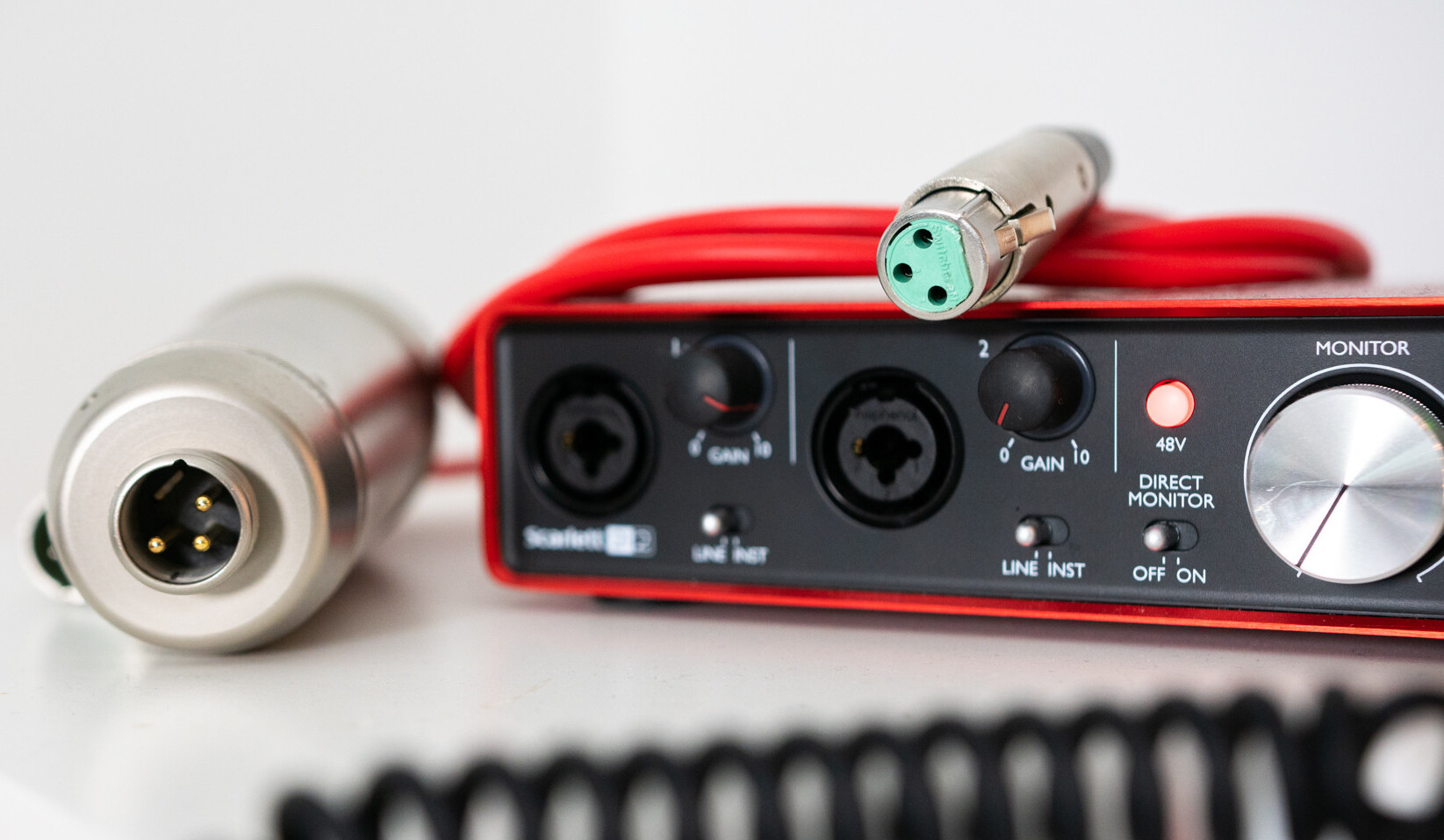 Where To Plug In Microphone And Audio Cable In