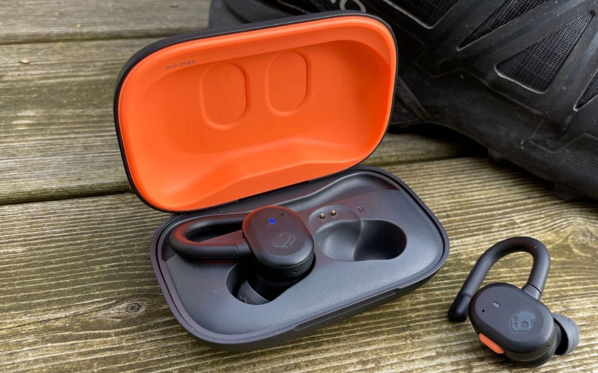 How Do You Turn On Skullcandy Wireless Earbuds