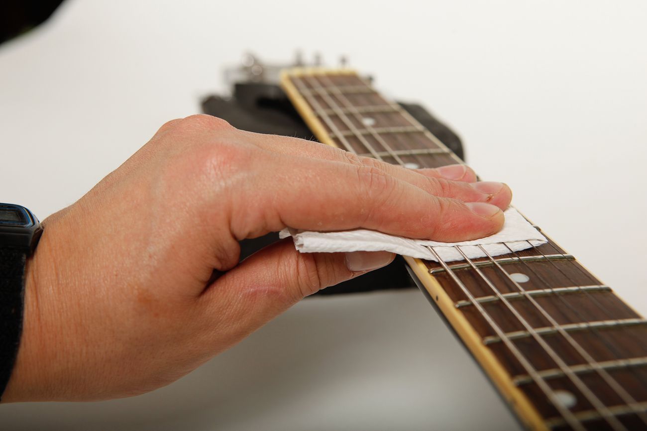 How To Clean Bass Strings