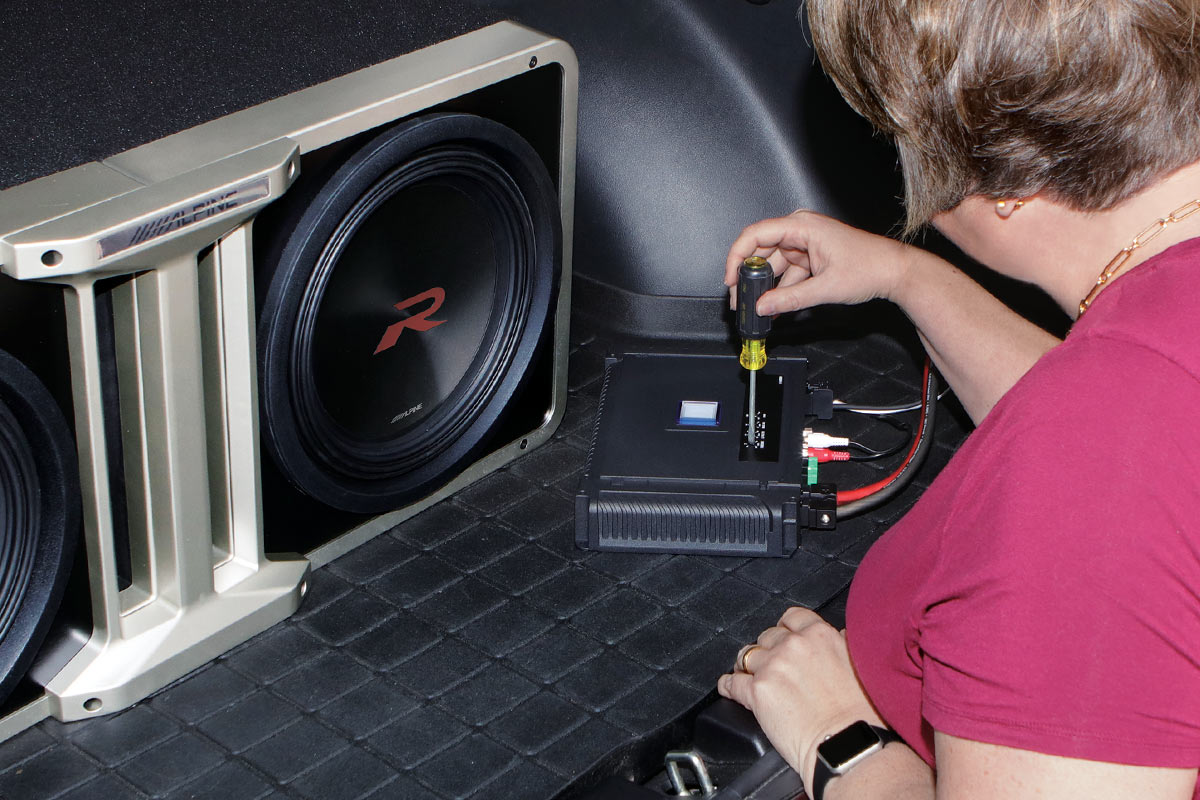 How To Connect Amp And Subwoofer To Car Stereo