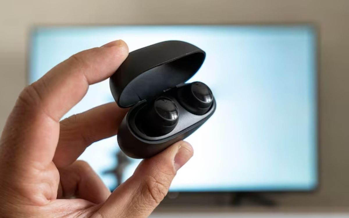 How To Pair Earbuds To Samsung TV