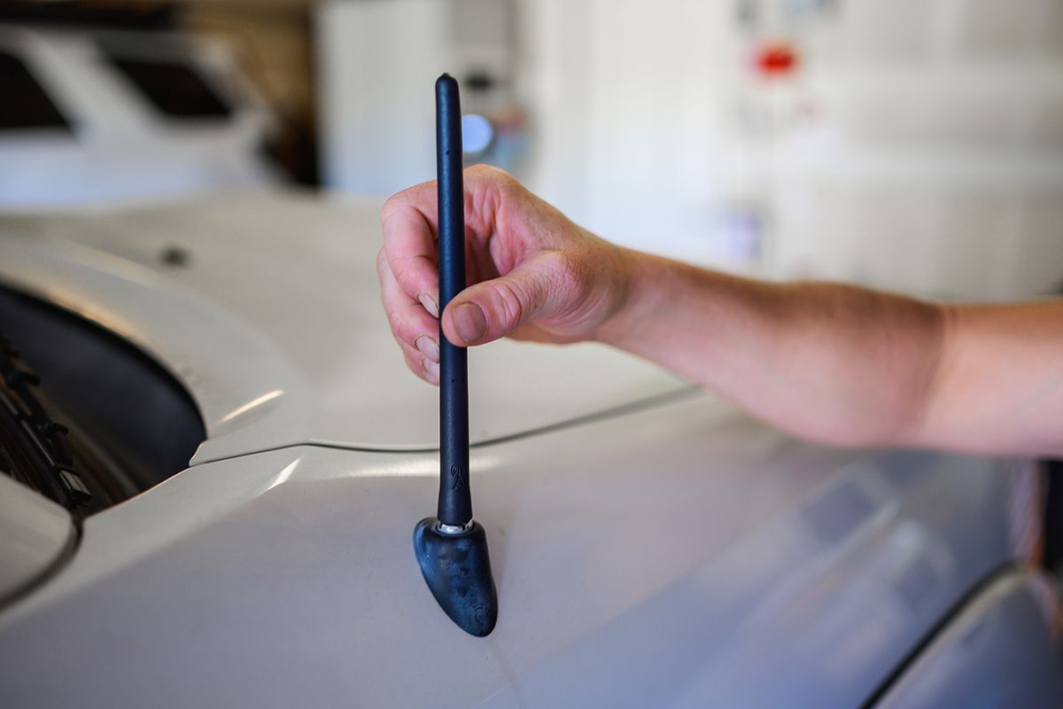 How To Remove The Antenna From A Car Stereo