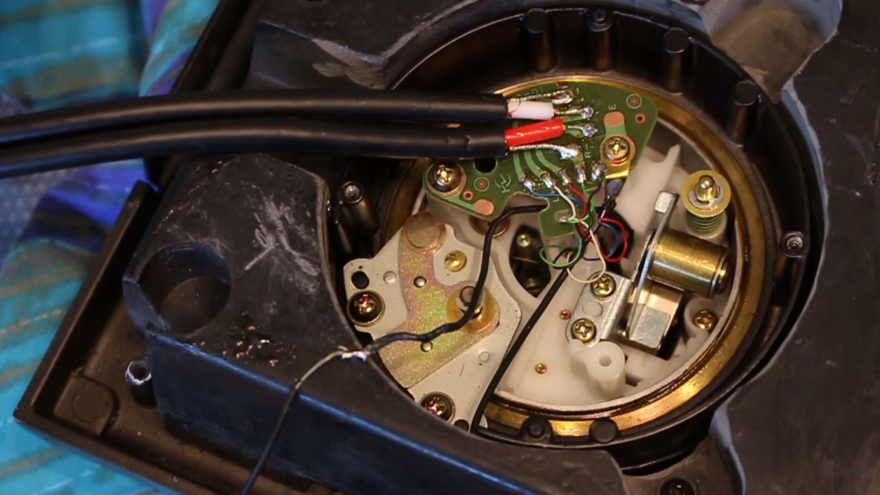 How To Replace Audio Cable On Turntable