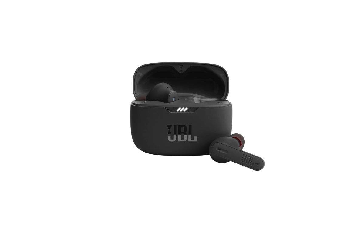 How to turn on jbl wireless earphones hot sale