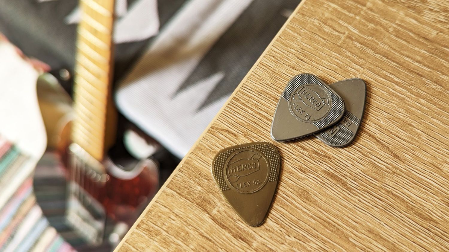How To Use A Pick On Bass