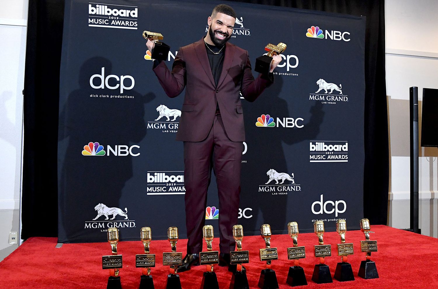 What Did Drake Perform At The Billboard Music Awards