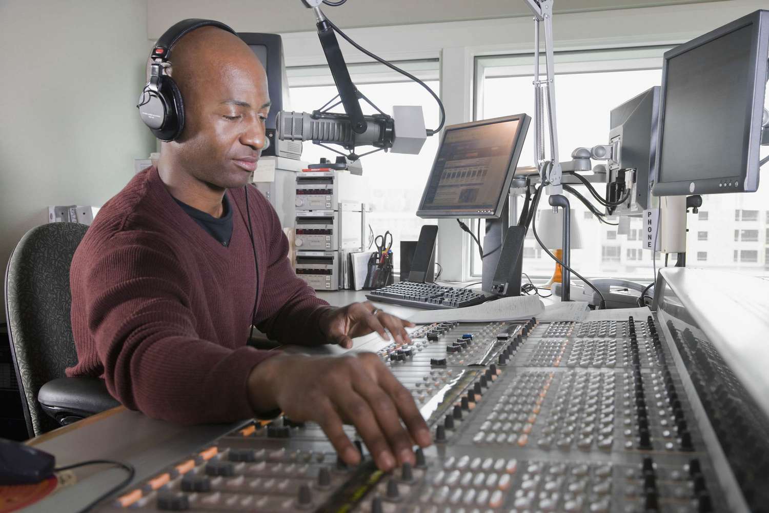 What Is A Radio Station Audiolover