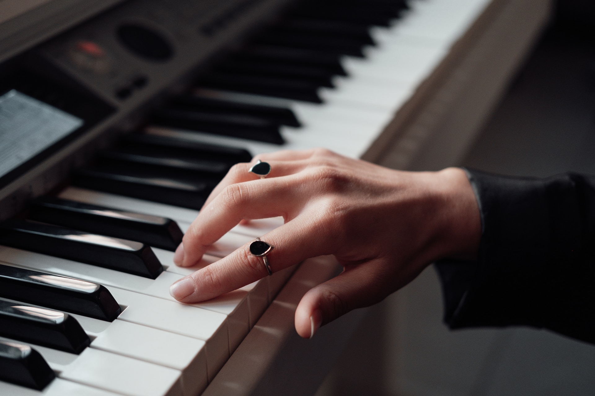 How Do You Clean Piano Keys