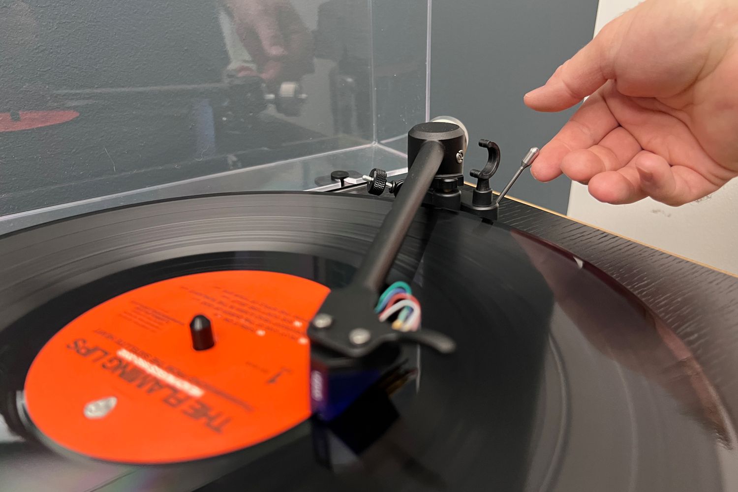 What Is A Cue Lever On A Turntable