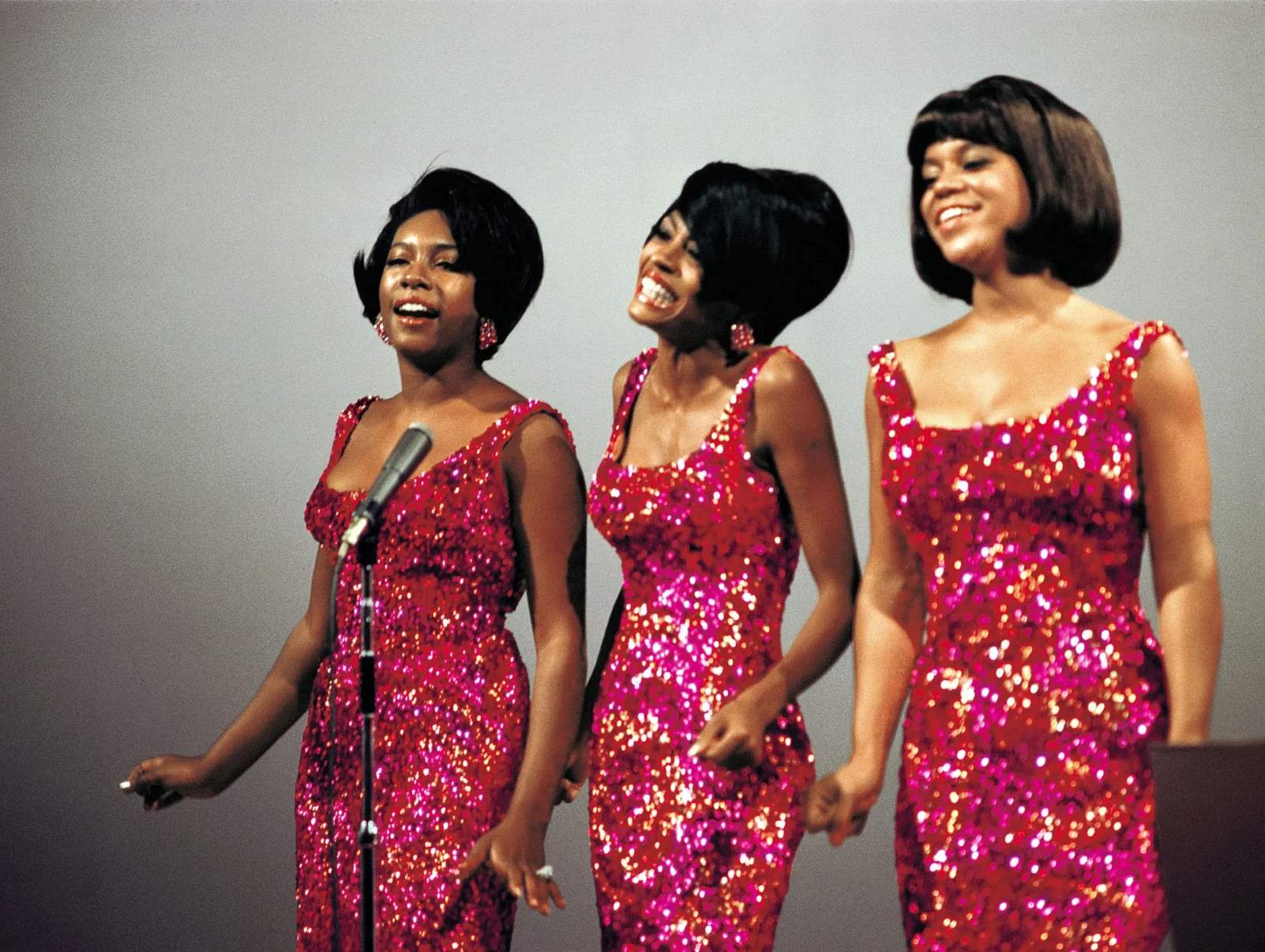 What Record Label Signed The Supremes?