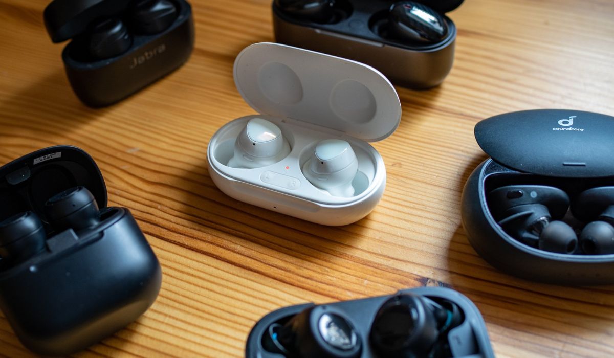When Were The First Wireless Earbuds Made