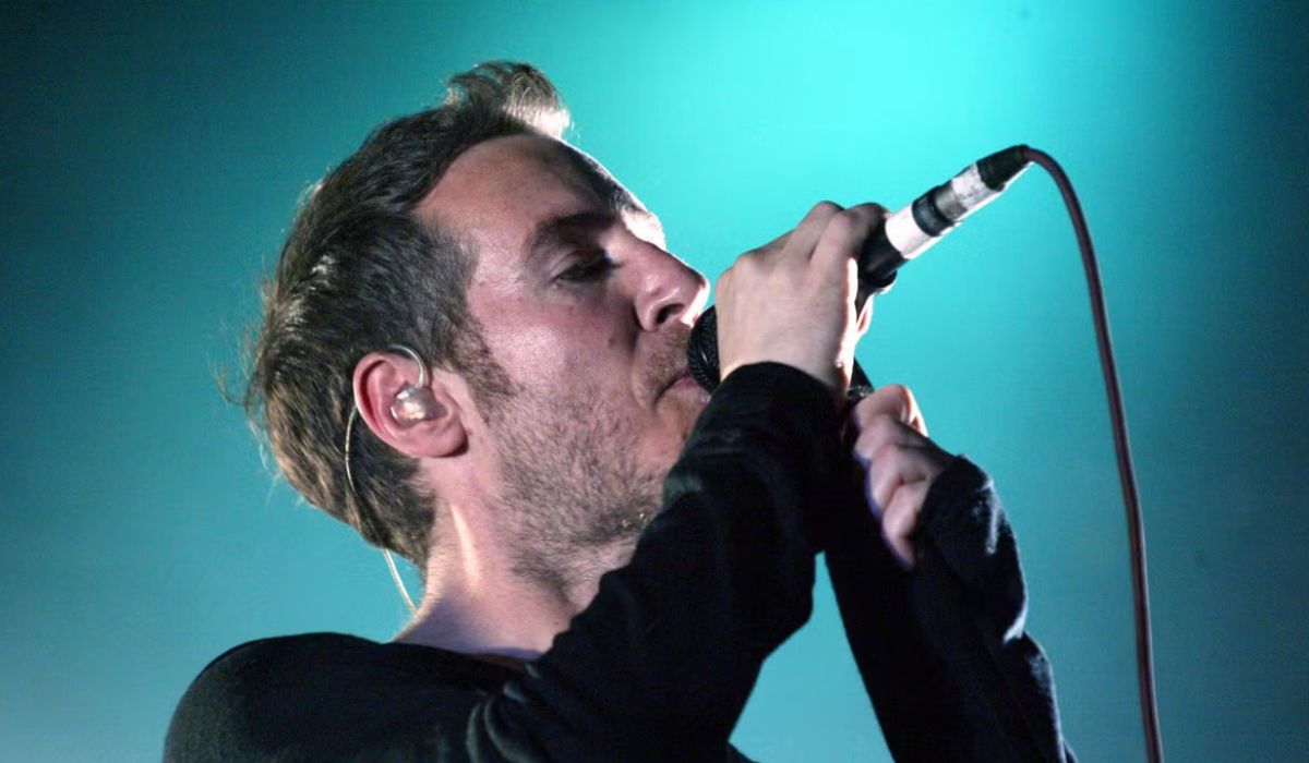 Who Is The Vocalist For Massive Attack?