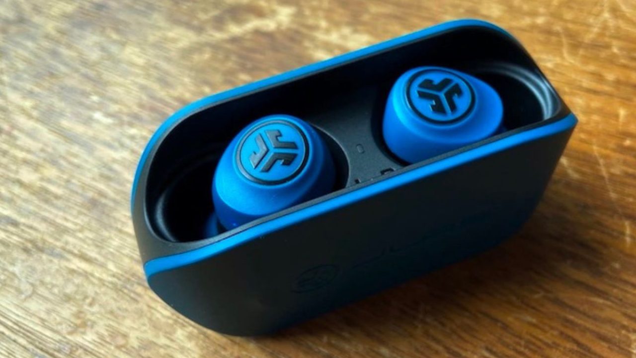 Charging jlab online earbuds