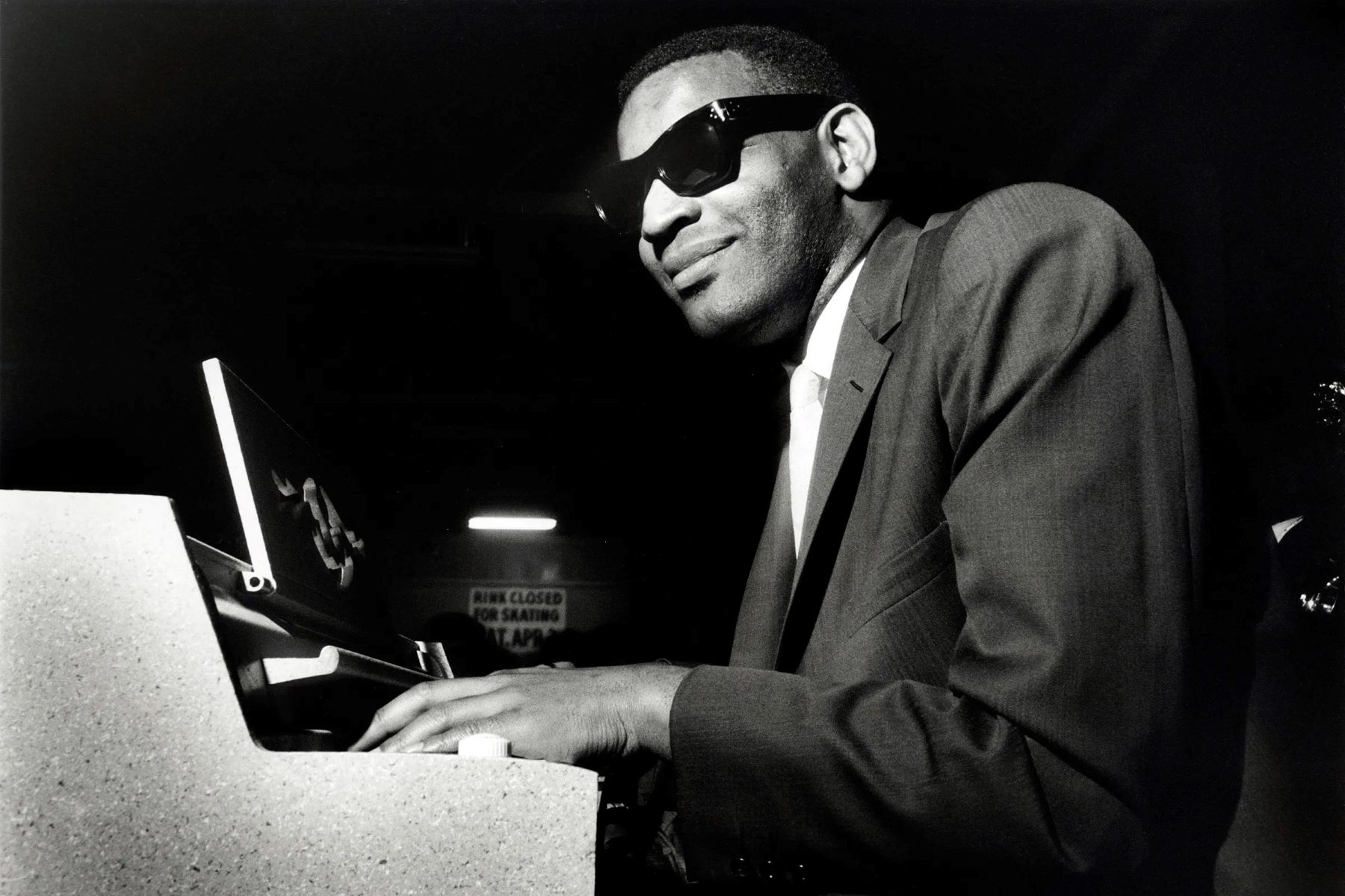How Did Ray Charles Learn To Play Piano