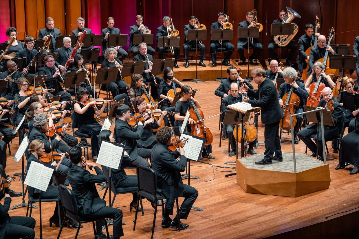 How Did The Classical Orchestra Differ From The Earlier Baroque Orchestra?