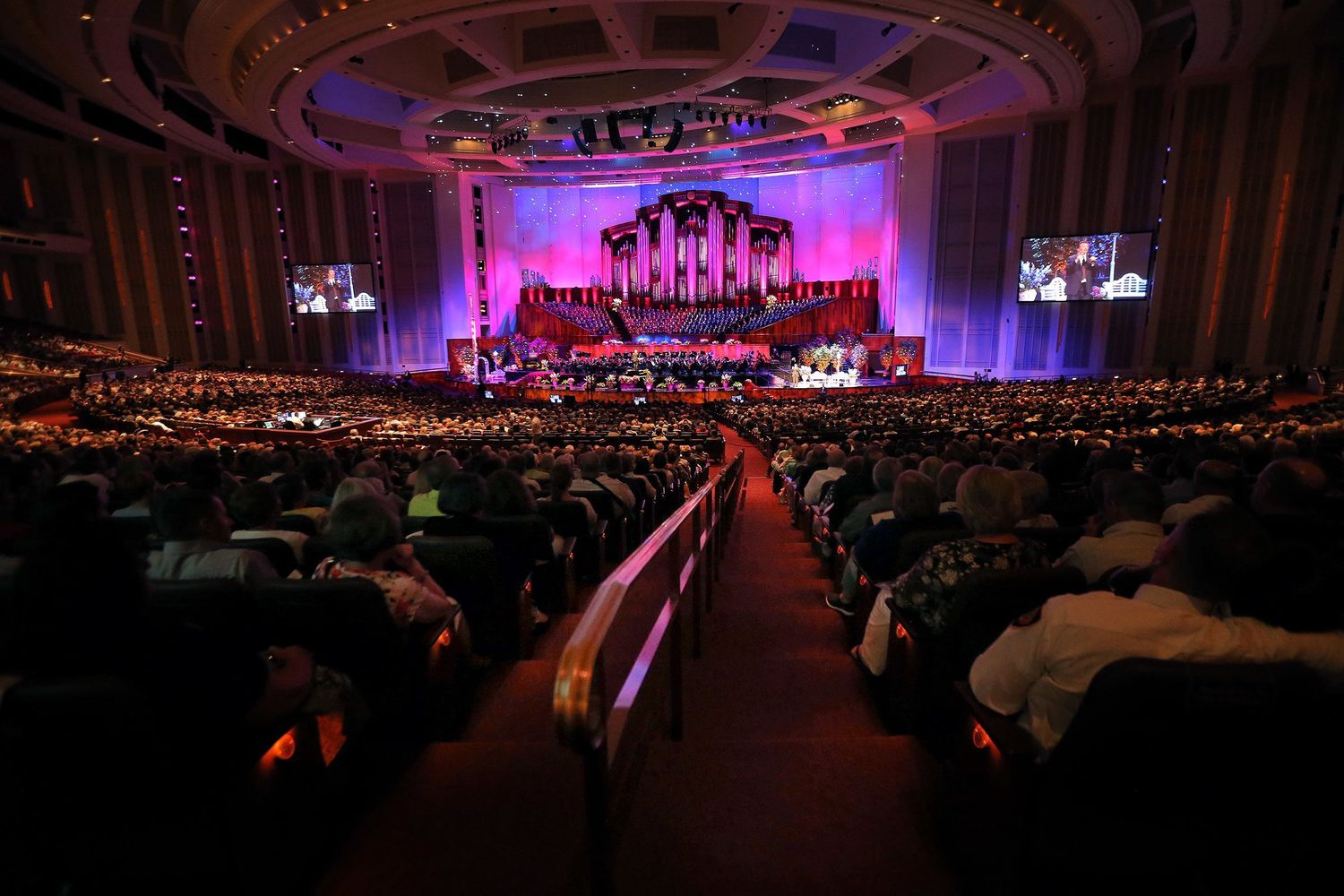 How Long Is Mormon Tabernacle Choir Performance At Benaroya Hall?