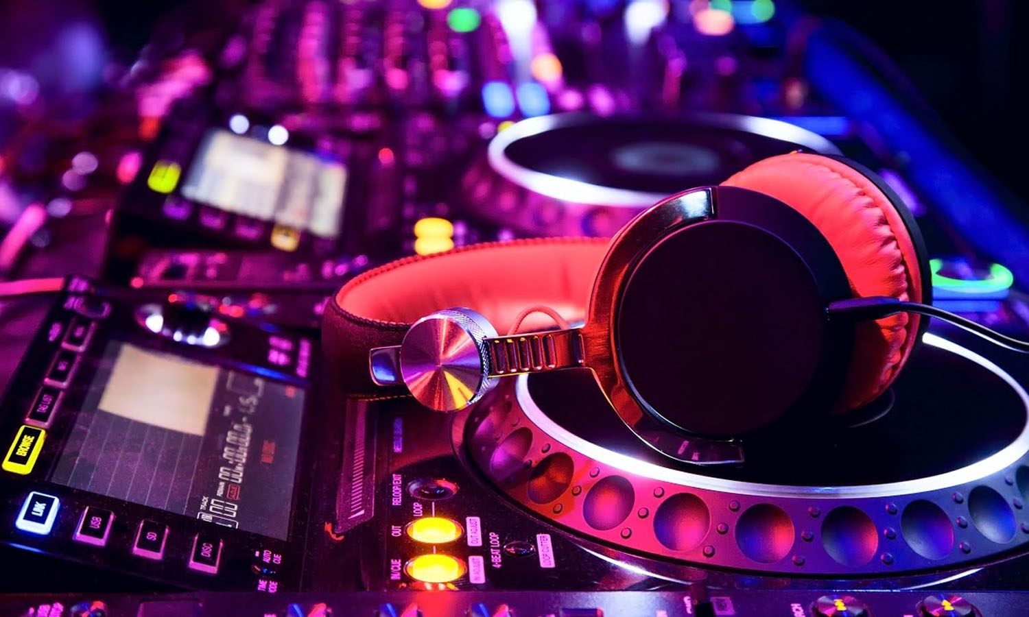 How Long Should A DJ Set Be?