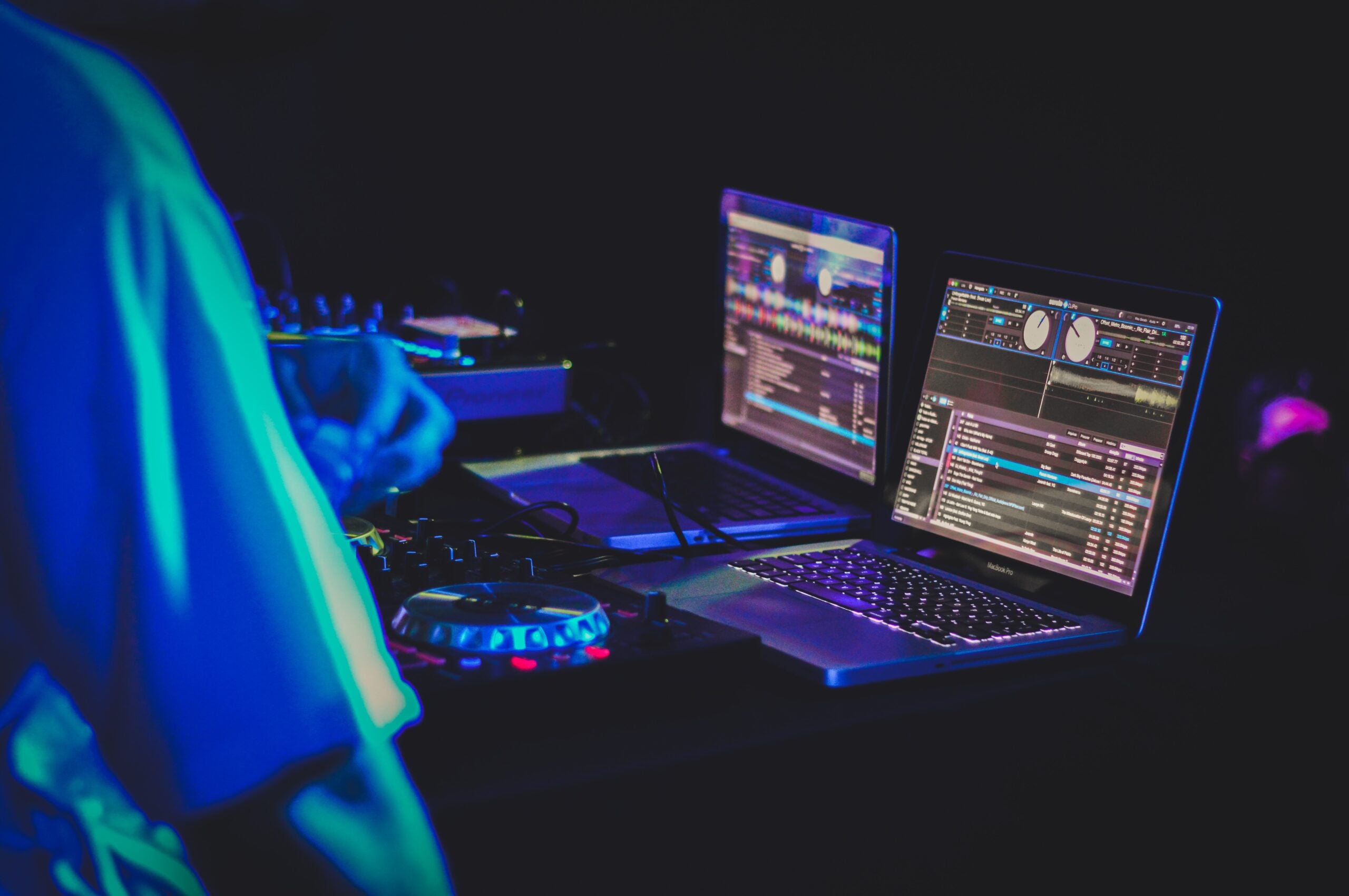 How To Add Music To Virtual DJ