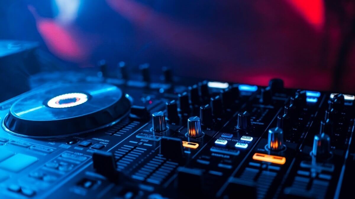 How To Become A Famous DJ?