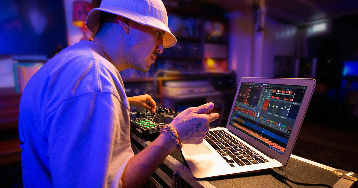 How To DJ With Serato