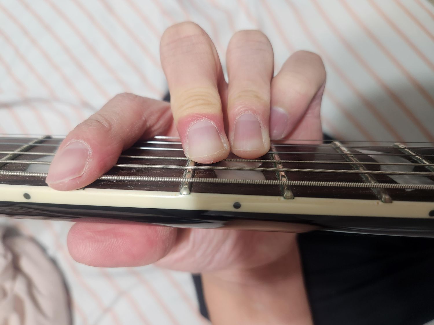 How To Play Power Chords On A Guitar