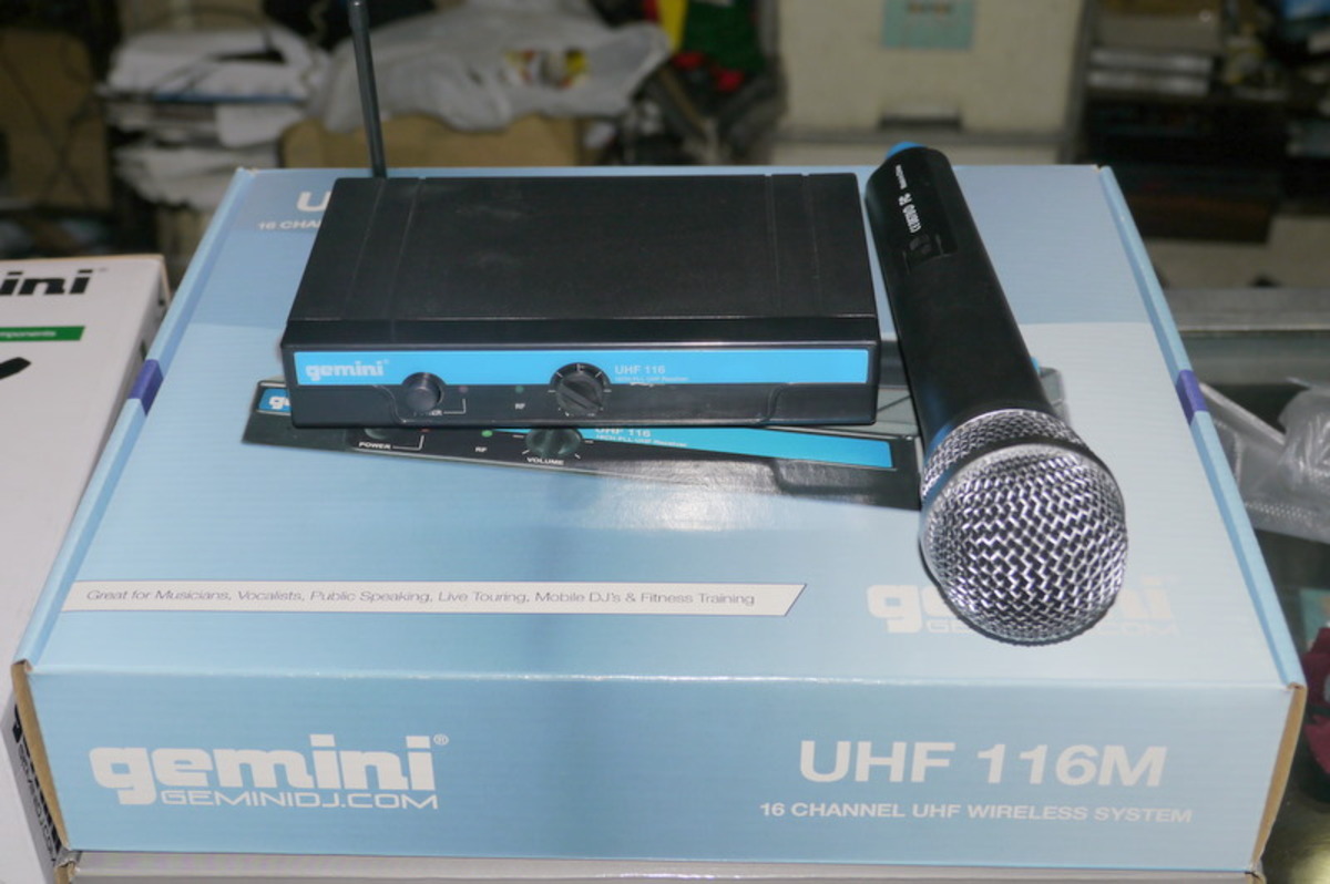 How To Use Uhf Wireless Microphone