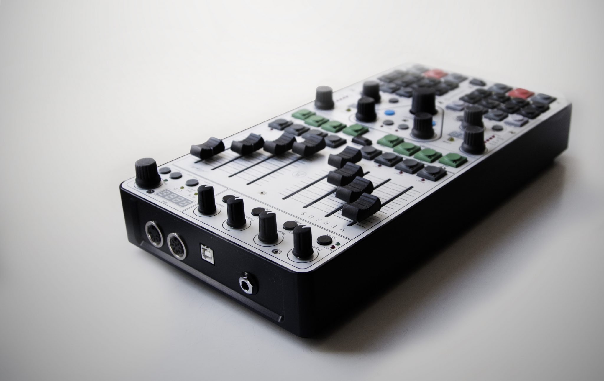 What Is The Best MIDI Controller For DJing