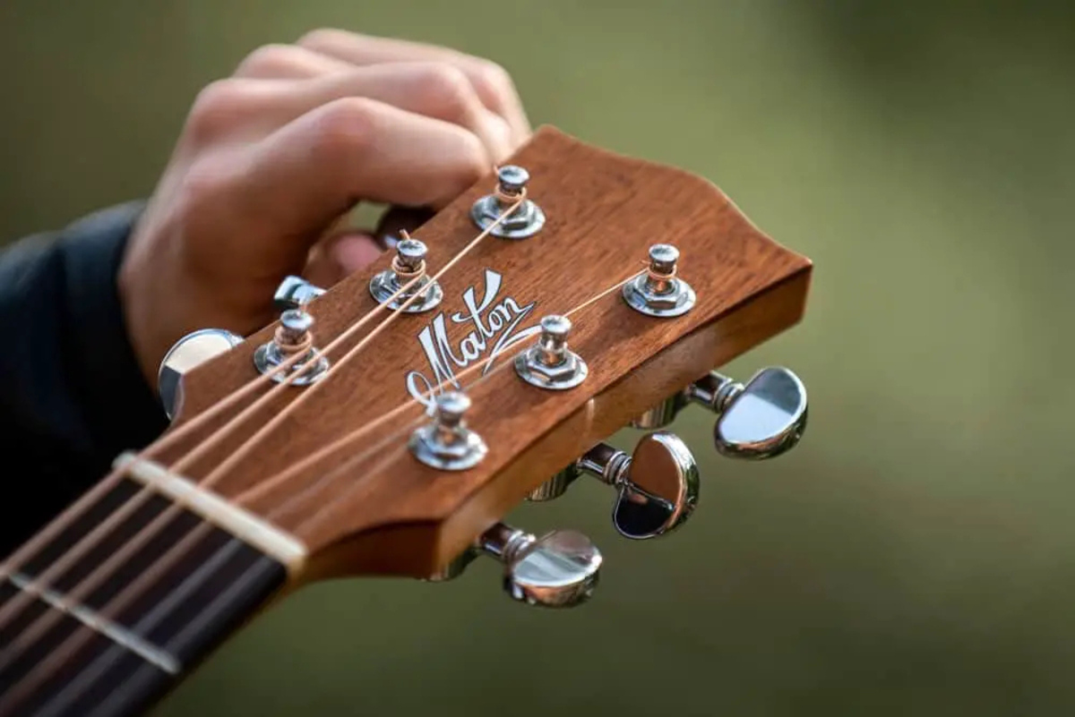 What Is The Headstock Of A Guitar
