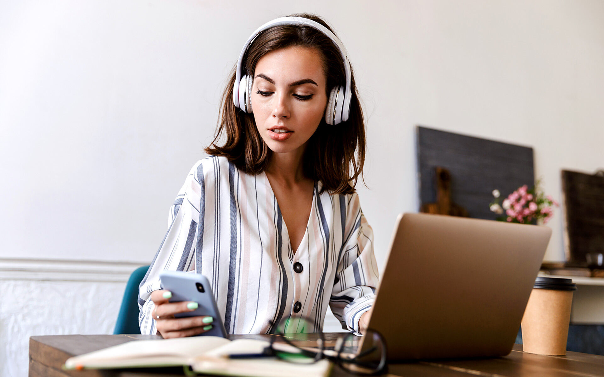 How Do Music Streaming Services Work