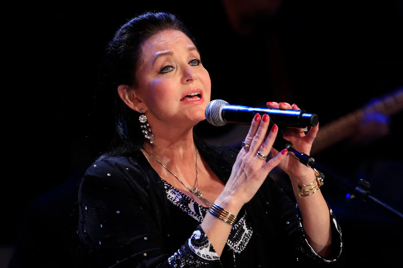 How Old Is Crystal Gayle The Country Singer