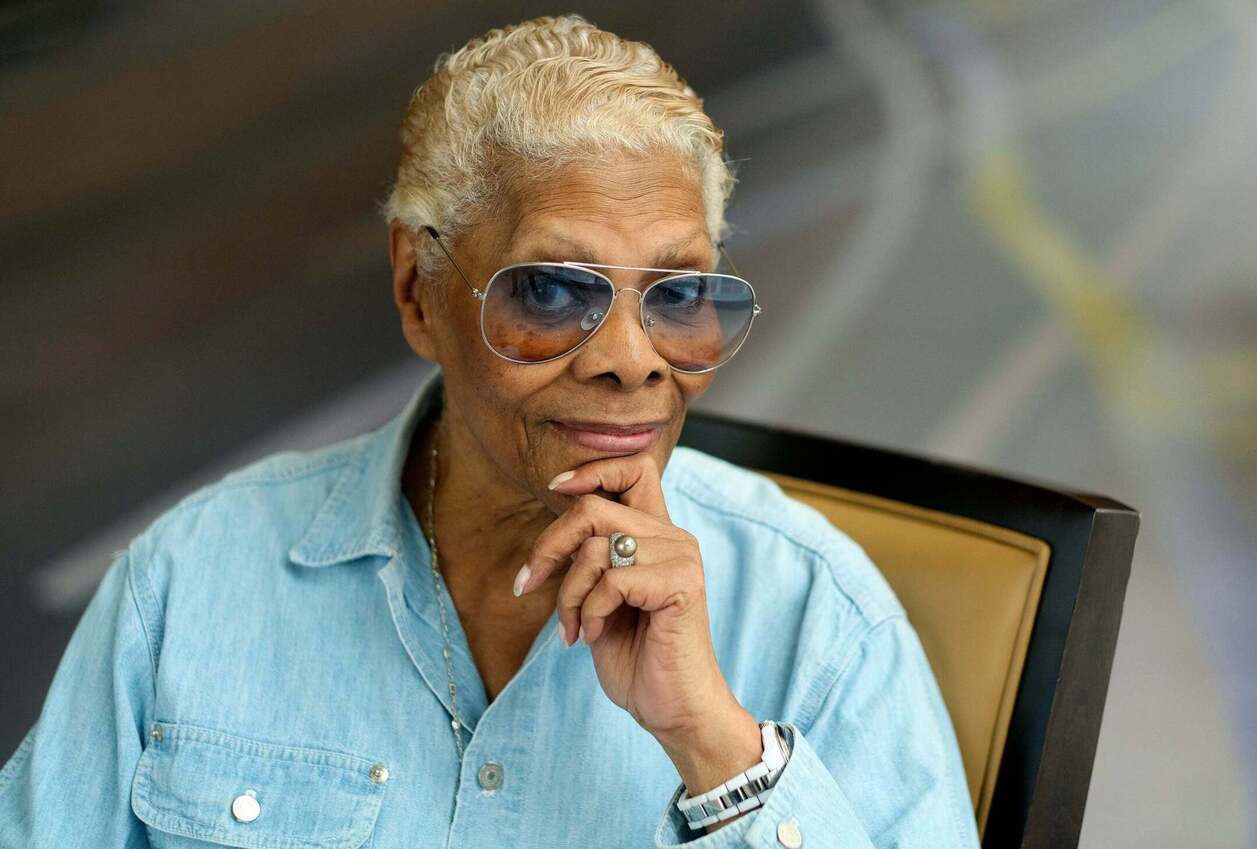 How Old Is Dionne Warwick, The Singer