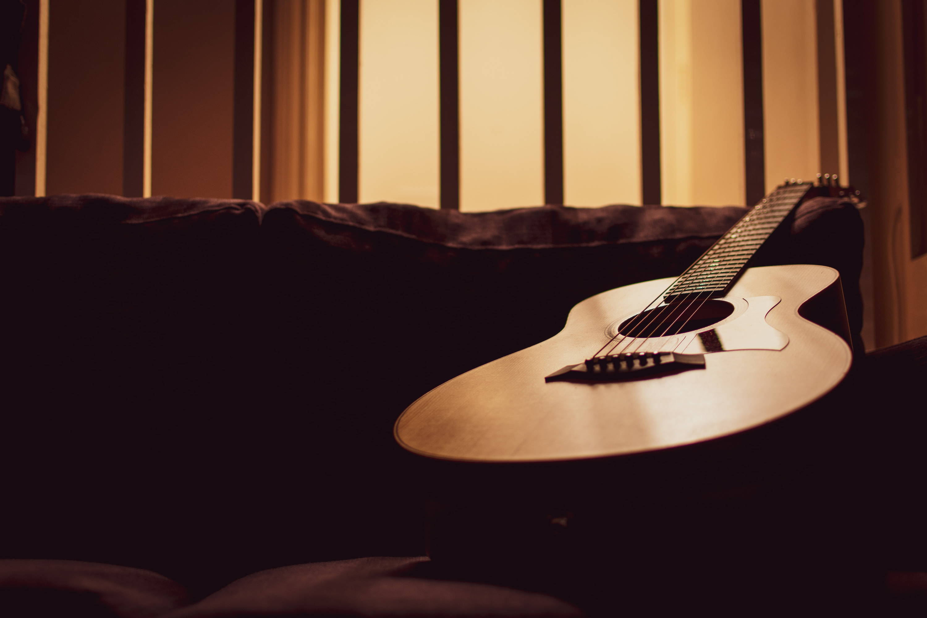 How To Choose A Good Acoustic Guitar