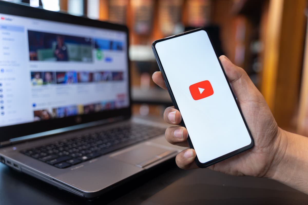 How To Get Music To Play Through YouTube While Streaming